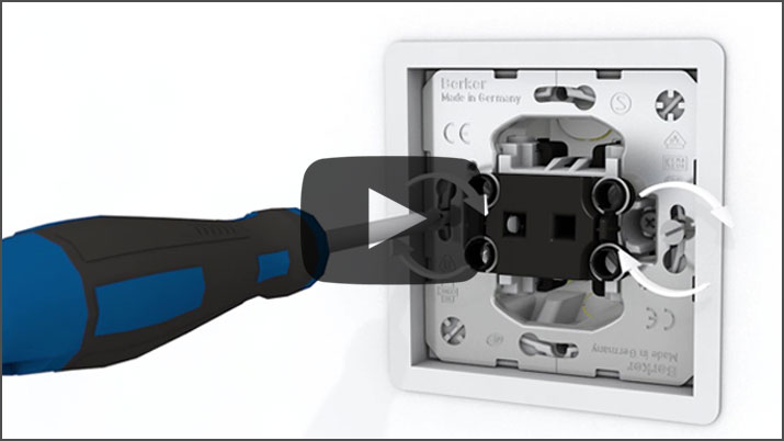 3D mounting video of an extra flat socket outlet